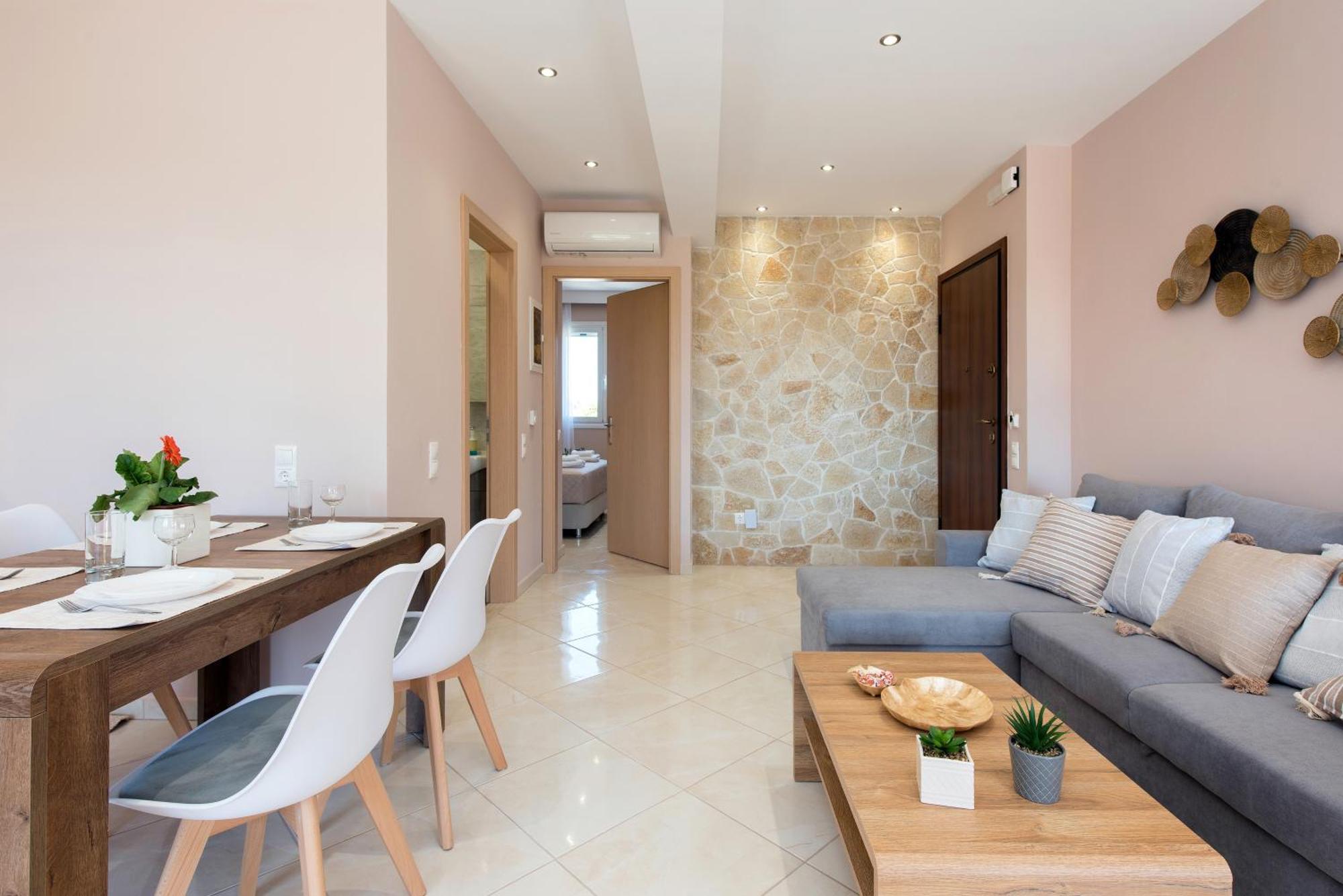 Lia's Two Apartament *